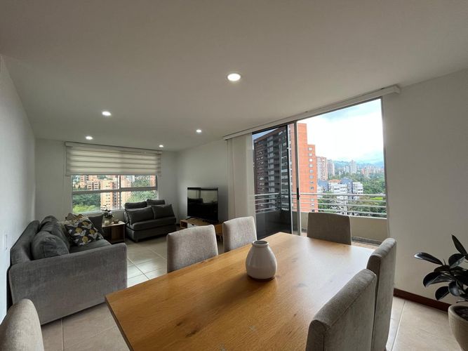 Apartamento de 3 alcobas en venta en El Poblado, Medellín, 140 m² · foto 1 de 20