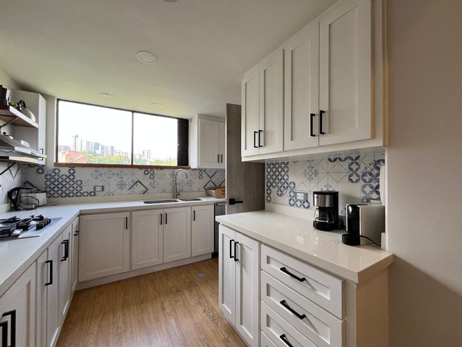 Apartamento de 3 alcobas en venta en El Poblado, Medellín, 141 m² · foto 7 de 19