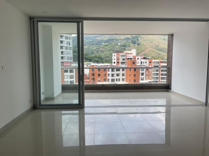 Apartamento de 3 alcobas en venta en Santa Teresita, Cali, 152 m² · foto 2 de 19