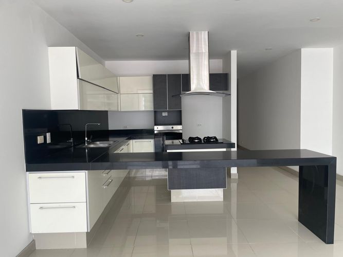 Apartamento de 3 alcobas en venta en Santa Teresita, Cali, 152 m² · foto 6 de 19