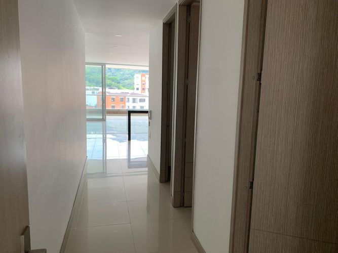 Apartamento de 3 alcobas en venta en Santa Teresita, Cali, 152 m² · foto 3 de 19