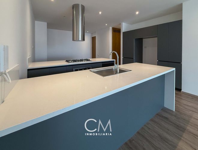 Apartamento de 2 alcobas en venta en Chico Norte, Bogotá, 114 m² · foto 2 de 12