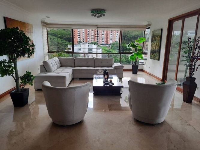 Apartamento de 3 alcobas en venta en Cristales, Cali, 350 m² · foto 3 de 20