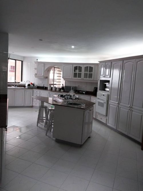 Apartamento de 3 alcobas en venta en Cristales, Cali, 350 m² · foto 10 de 20