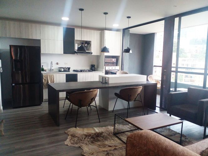 Apartamento de 2 alcobas en arriendo en El Poblado, Medellín, 95 m² · foto 3 de 16