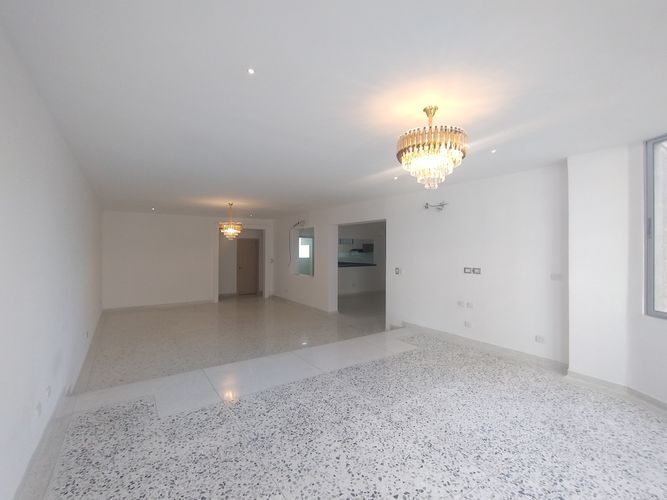 Apartamento de 3 alcobas en venta en El Castillo, Barranquilla, 212 m² · foto 4 de 20