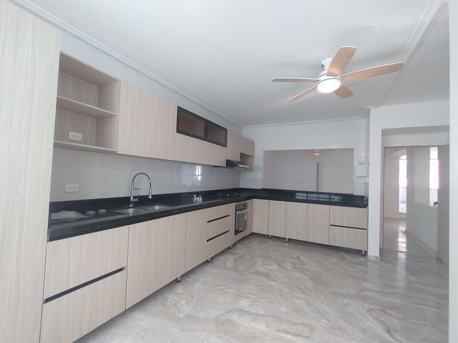 Apartamento de 3 alcobas en venta en El Castillo, Barranquilla, 212 m² · foto 6 de 20