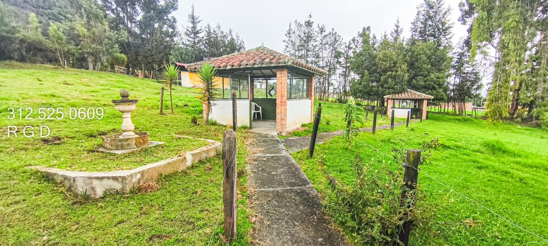 Casa de 4 alcobas en venta en Centro, Sopó · foto 21 de 24