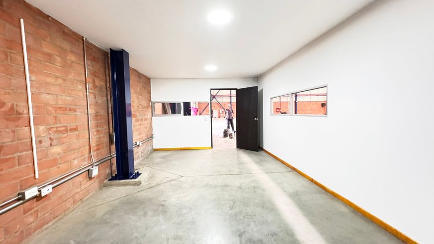 Bodega en arriendo en Zona Industrial, Yumbo, 3600 m² · foto 12 de 17