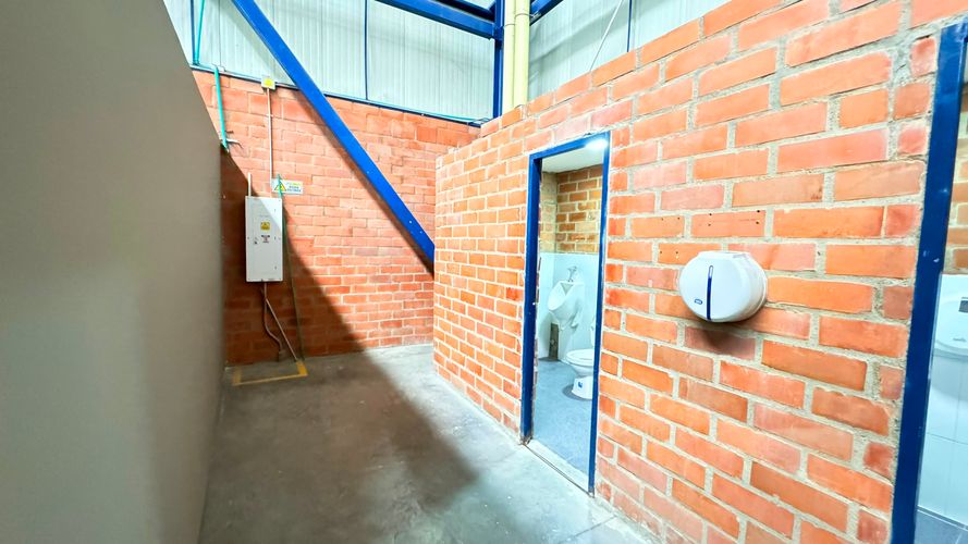 Bodega en arriendo en Zona Industrial, Yumbo, 3600 m² · foto 15 de 17