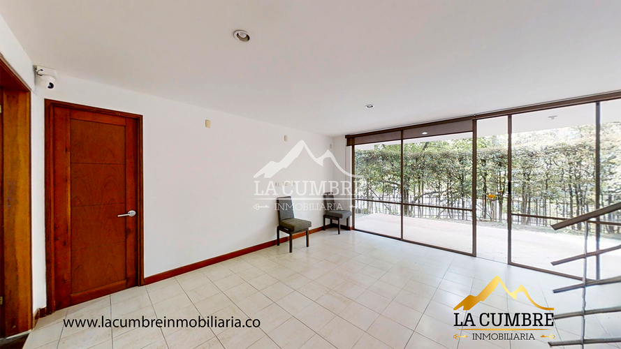 Casa de 3 alcobas en venta en Loma El Atravesado, Envigado, 290 m² · foto 6 de 17