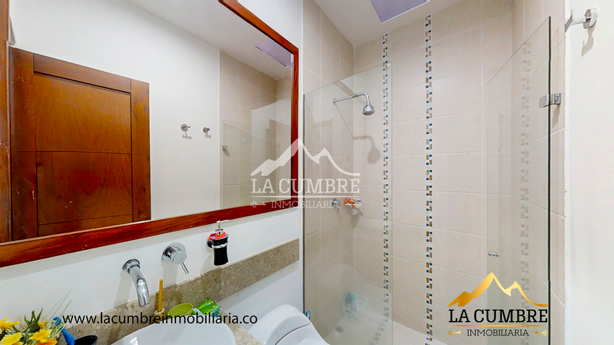 Casa de 3 alcobas en venta en Loma El Atravesado, Envigado, 290 m² · foto 12 de 17