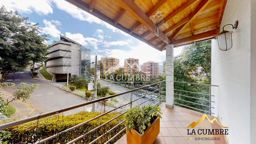 Casa de 3 alcobas en venta en Loma El Atravesado, Envigado, 290 m² · foto 17 de 17