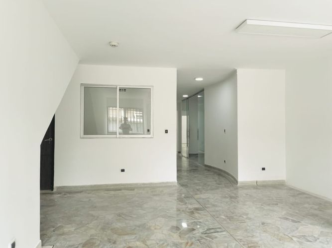 Oficina en arriendo en Laureles, Medellín, 200 m² · foto 2 de 17