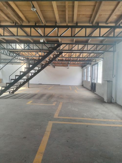 Bodega en arriendo en Los Dos Puentes, Pasto, 650 m² · foto 5 de 13