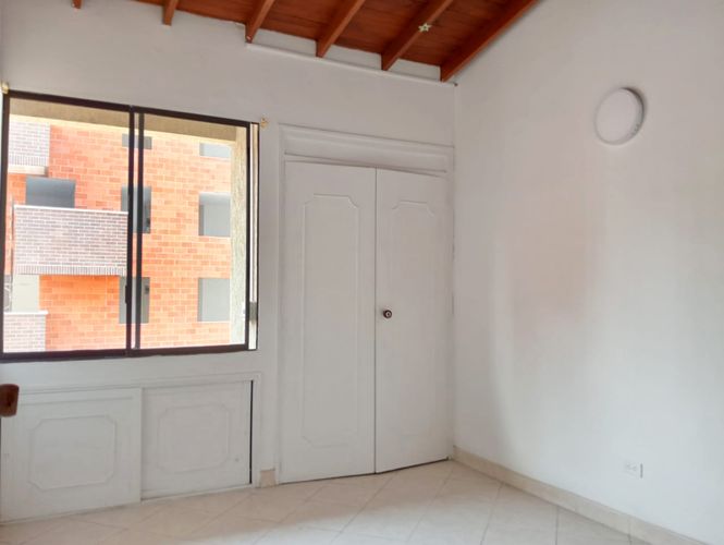Apartamento de 4 alcobas en arriendo en Laureles, Medellín, 150 m² · foto 12 de 19