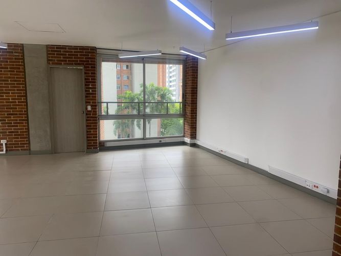 Oficina en arriendo en El Poblado, Medellín, 152 m² · foto 5 de 18