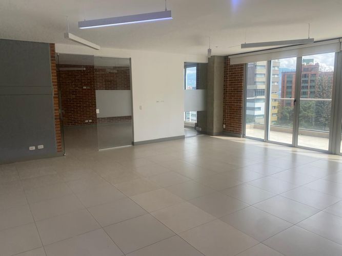 Oficina en arriendo en El Poblado, Medellín, 152 m² · foto 7 de 18