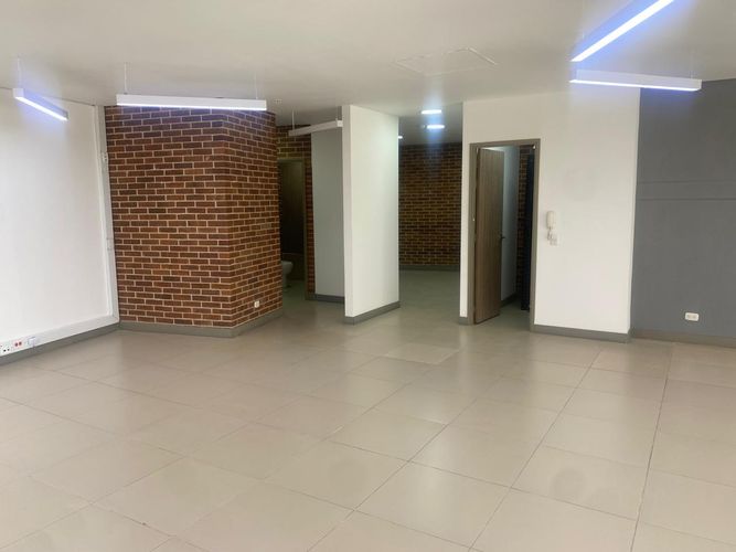 Oficina en arriendo en El Poblado, Medellín, 152 m² · foto 11 de 18