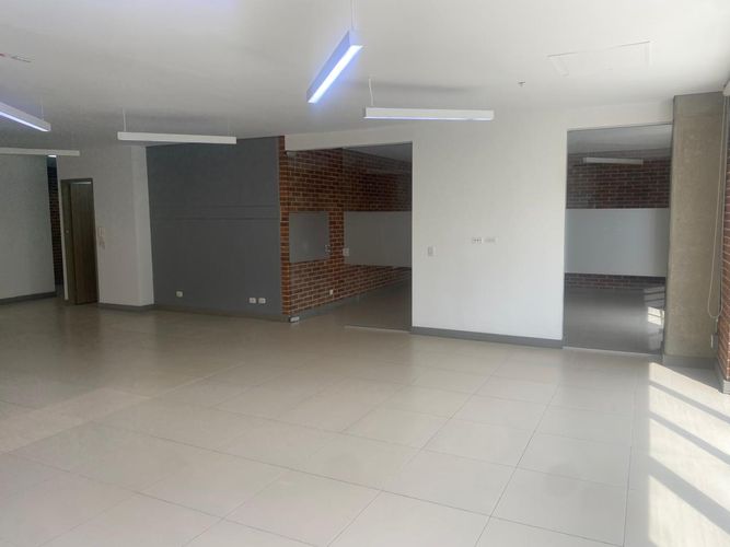 Oficina en arriendo en El Poblado, Medellín, 152 m² · foto 14 de 18
