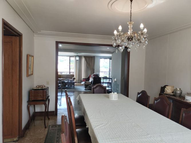 Apartamento de 3 alcobas en venta en El Poblado, Medellín, 220 m² · foto 3 de 18