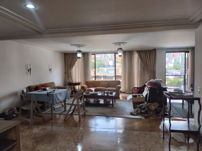 Apartamento de 3 alcobas en venta en El Poblado, Medellín, 220 m² · foto 4 de 18