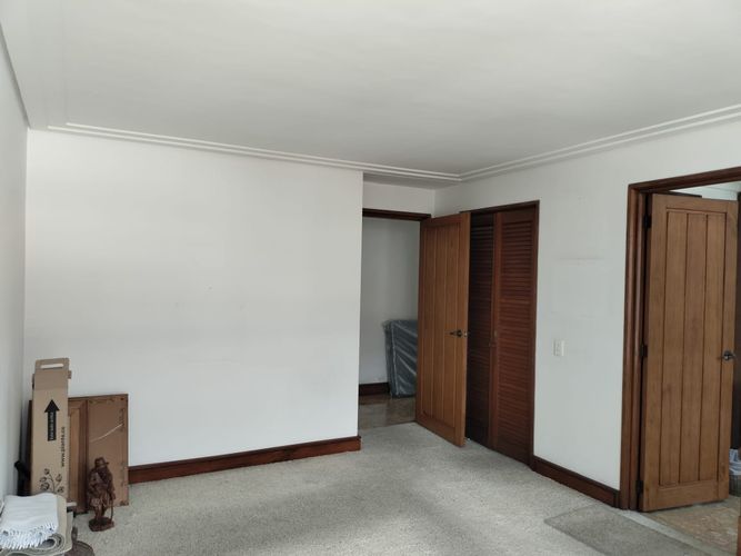 Apartamento de 3 alcobas en venta en El Poblado, Medellín, 220 m² · foto 14 de 18