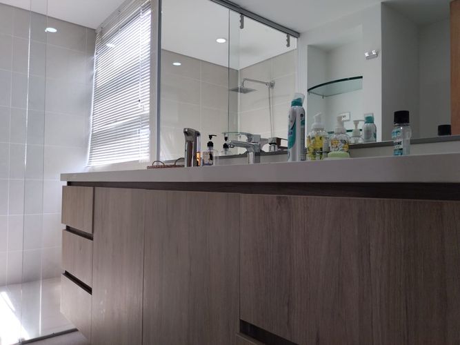 Apartamento de 3 alcobas en venta en El Poblado, Medellín, 220 m² · foto 17 de 18