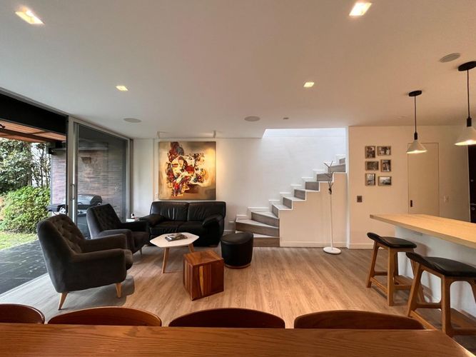 Casa de 4 alcobas en venta en Loma Del Chocho, Envigado, 161 m² · foto 2 de 20