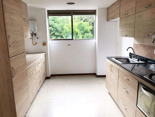 Apartamento de 3 alcobas en arriendo en El Poblado, Medellín, 120 m² · foto 5 de 17