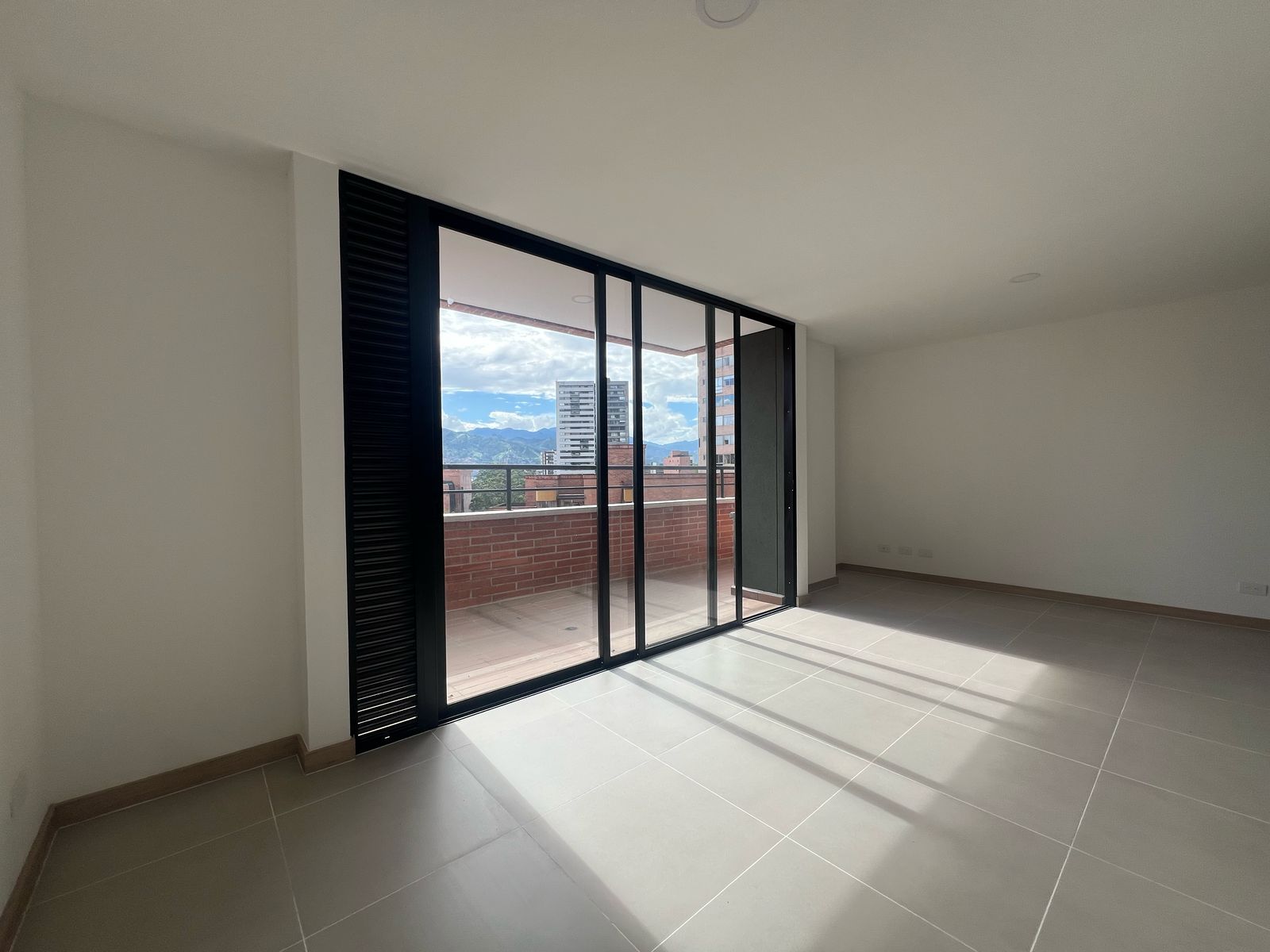 Apartamento en venta en Loma Linda, Envigado · foto 3 de 18