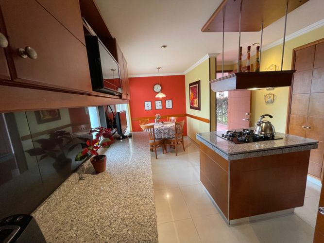 Casa de 6 alcobas en venta en Puerta Grande, Madrid, 336 m² · foto 10 de 21