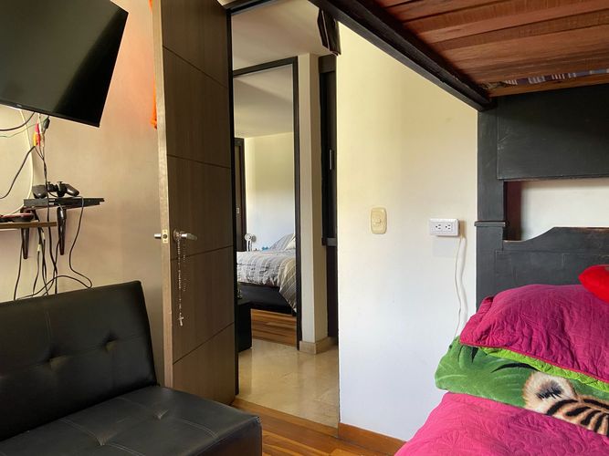 Apartamento de 4 alcobas en venta en San Jose, Sabaneta, 89 m² · foto 12 de 19
