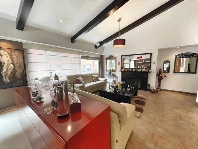 Apartamento de 3 alcobas en venta en Chico Norte, Bogotá, 315 m² · foto 2 de 24