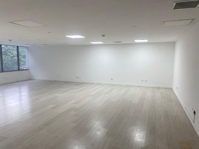 Oficina en arriendo en El Poblado, Medellín, 104 m² · foto 5 de 12