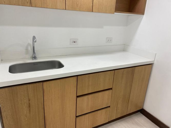 Oficina en arriendo en El Poblado, Medellín, 104 m² · foto 11 de 12