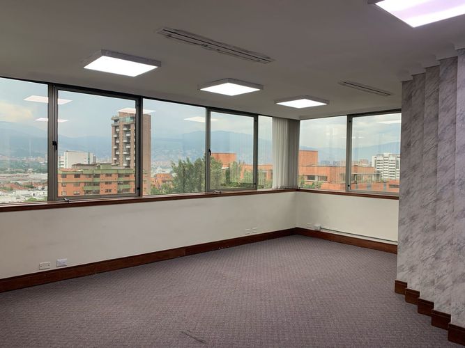 Oficina en arriendo en El Poblado, Medellín, 172 m² · foto 3 de 12