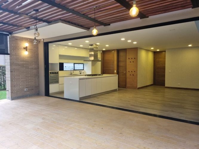 Casa de 3 alcobas en venta en Llano Grande, Rionegro, 272 m² · foto 7 de 18