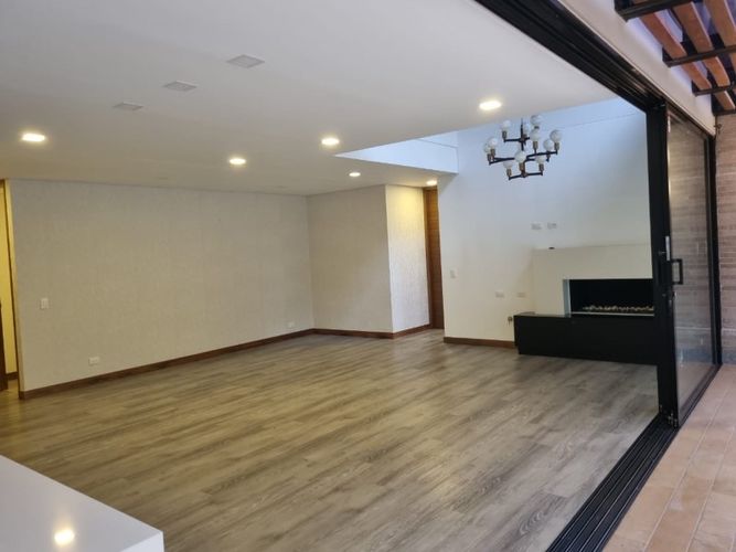 Casa de 3 alcobas en venta en Llano Grande, Rionegro, 272 m² · foto 8 de 18