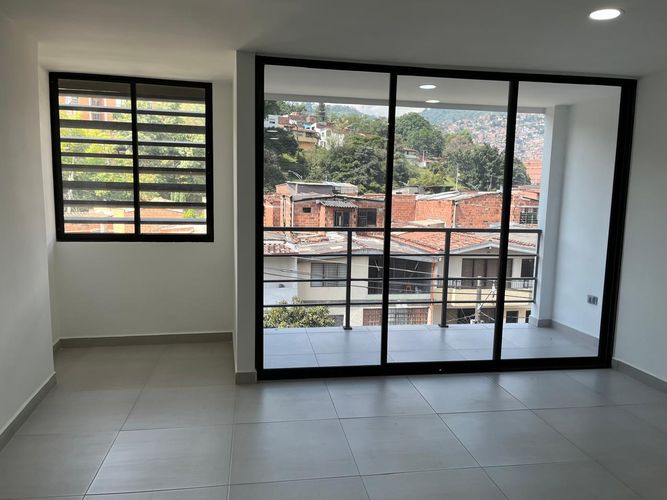 Apartaestudio en venta en San Javier No.1, Medellín, 56 m² · foto 3 de 9