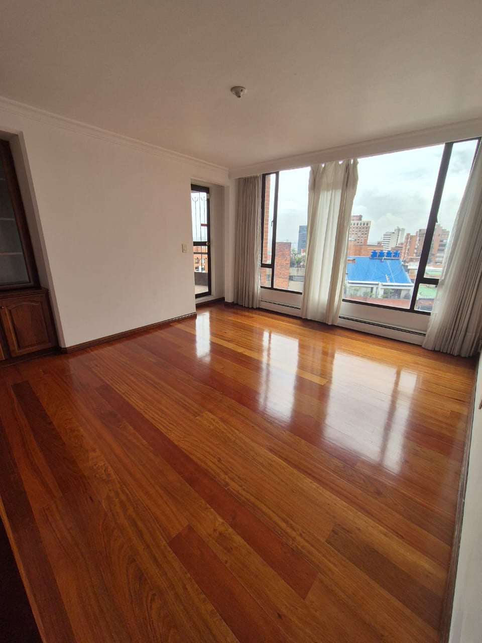 Apartamento en venta en Los Rosales, Bogotá · foto 8 de 24