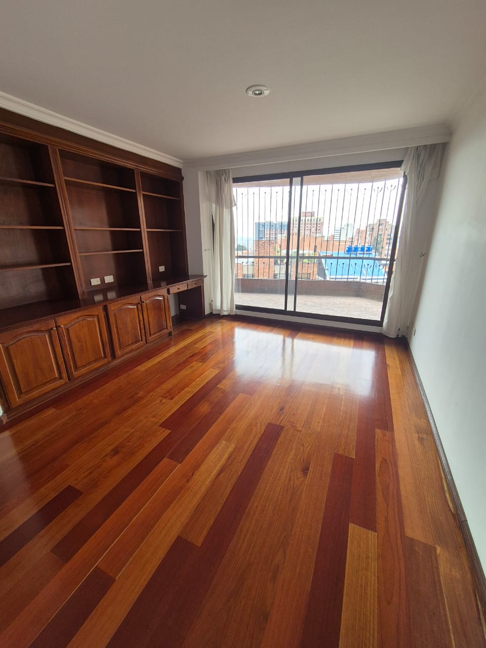 Apartamento en venta en Los Rosales, Bogotá · foto 11 de 24