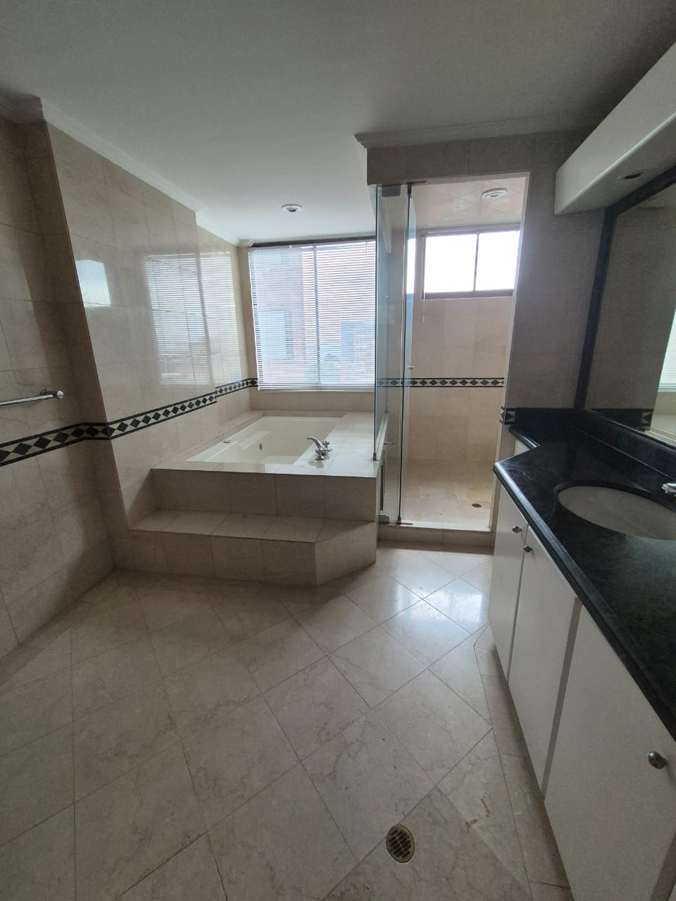 Apartamento en venta en Los Rosales, Bogotá · foto 17 de 24