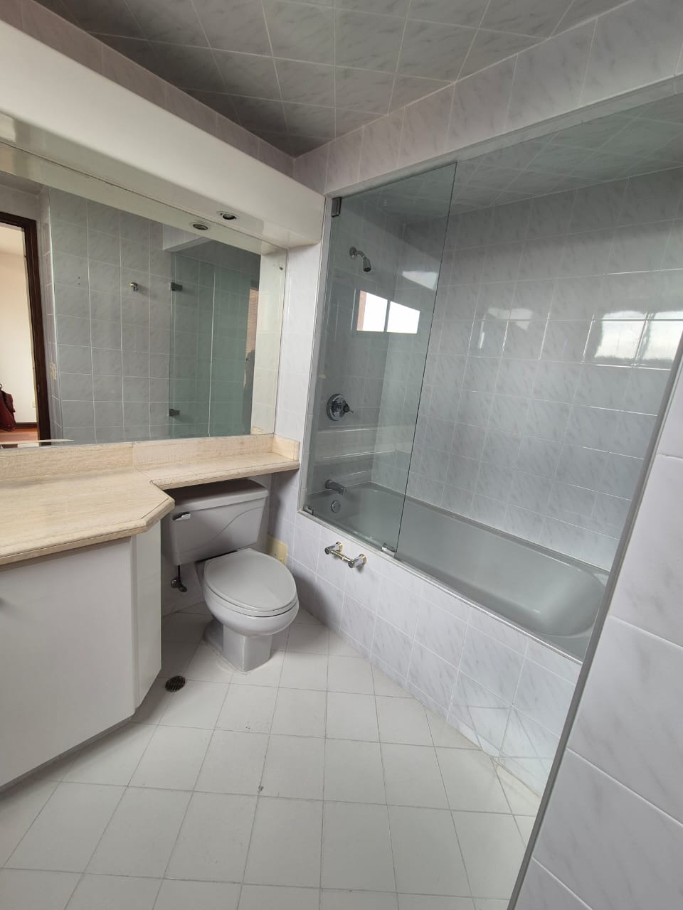Apartamento en venta en Los Rosales, Bogotá · foto 20 de 24