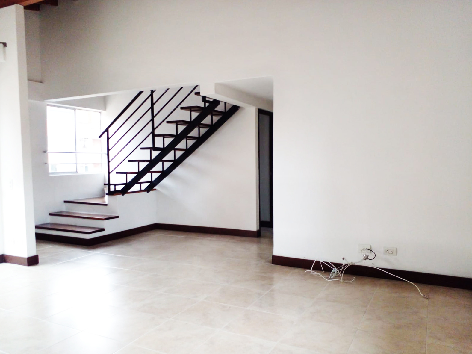 Apartamento en arriendo en Cumbres, Envigado · foto 2 de 17