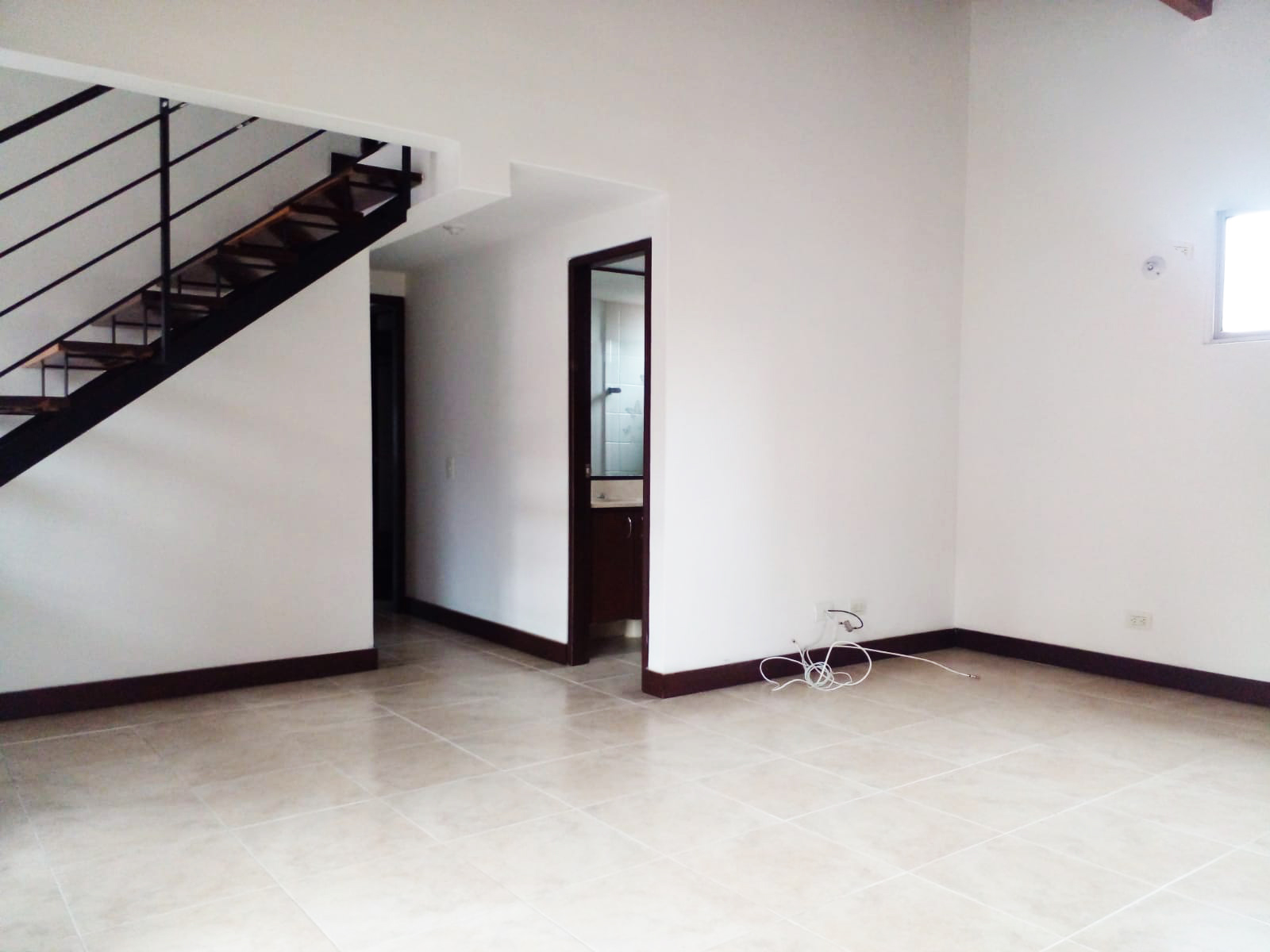 Apartamento en arriendo en Cumbres, Envigado · foto 3 de 17