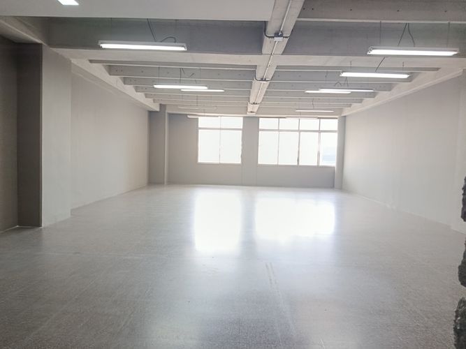 Oficina en arriendo en El Poblado, Medellín, 134 m² · foto 2 de 9