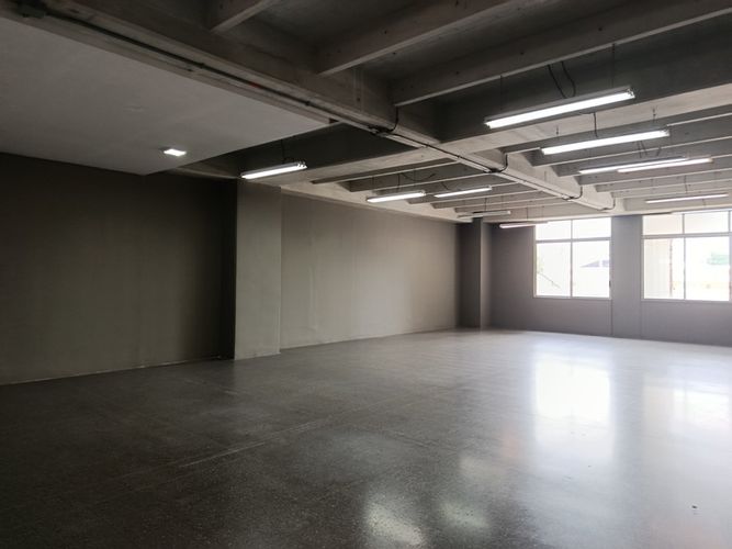 Oficina en arriendo en El Poblado, Medellín, 134 m² · foto 3 de 9