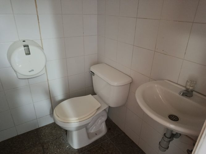 Oficina en arriendo en El Poblado, Medellín, 134 m² · foto 8 de 9
