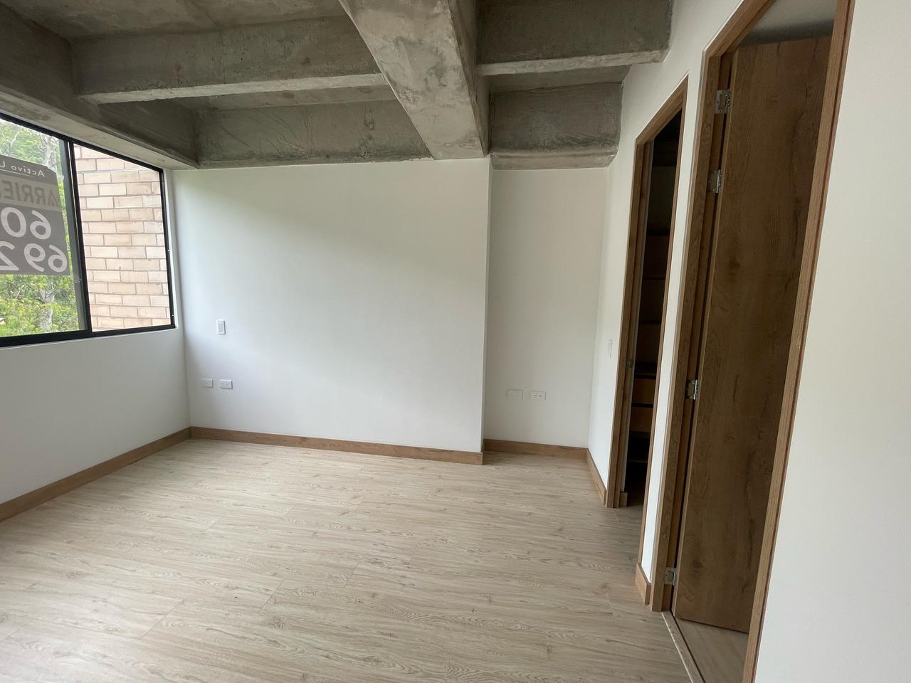 Apartamento en venta en Loma Del Indio, Medellín · foto 14 de 24